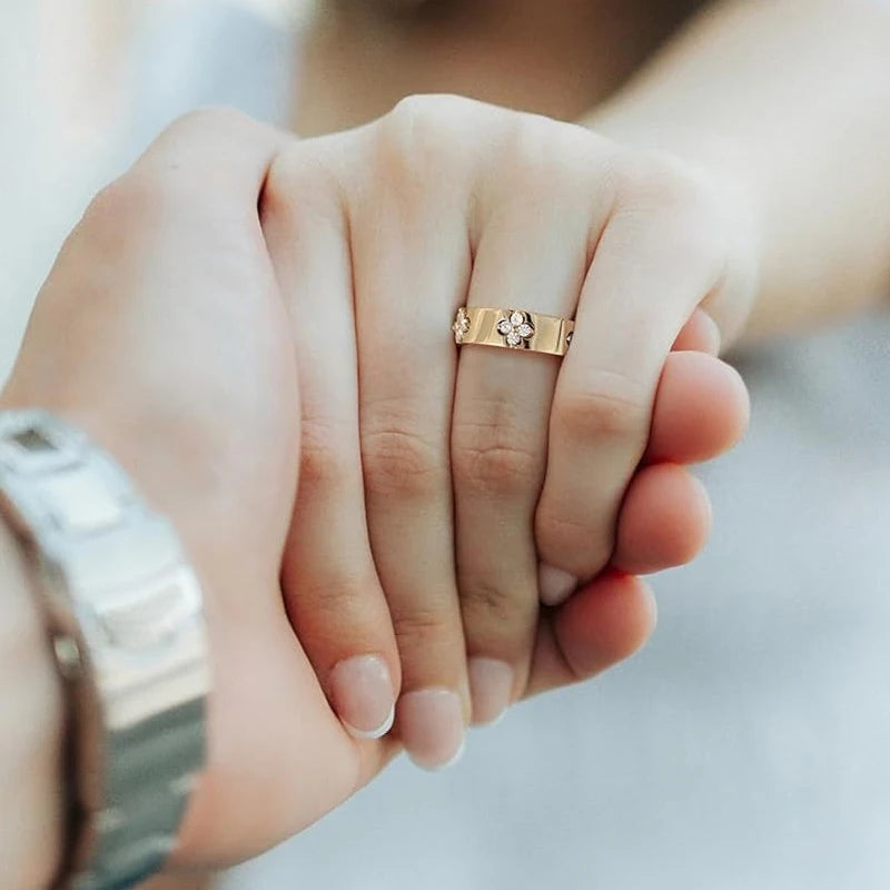 BAMOER 925 Sterling Silver Lucky Clover Moissanite Ring - Gold Plated D Color Round Cut Wide Band for Women | Primesmarket