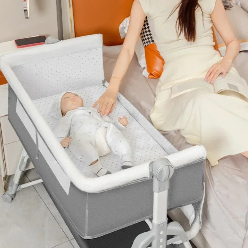 Foldable Baby Crib, Movable Baby Rocking Bed, Spliced Large Bed, Multi