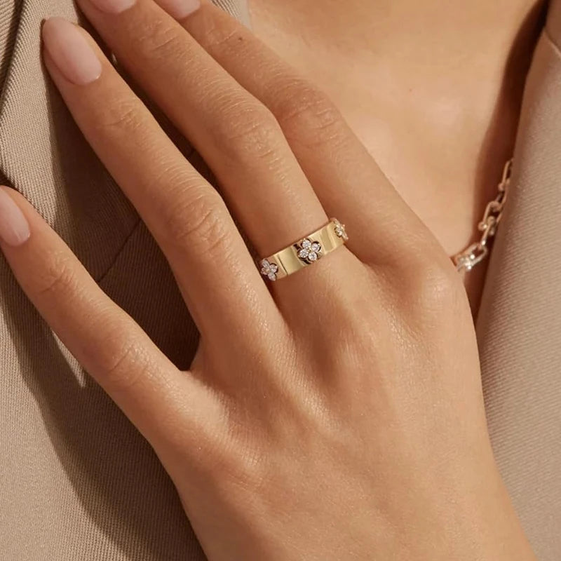 BAMOER 925 Sterling Silver Lucky Clover Moissanite Ring - Gold Plated D Color Round Cut Wide Band for Women | Primesmarket